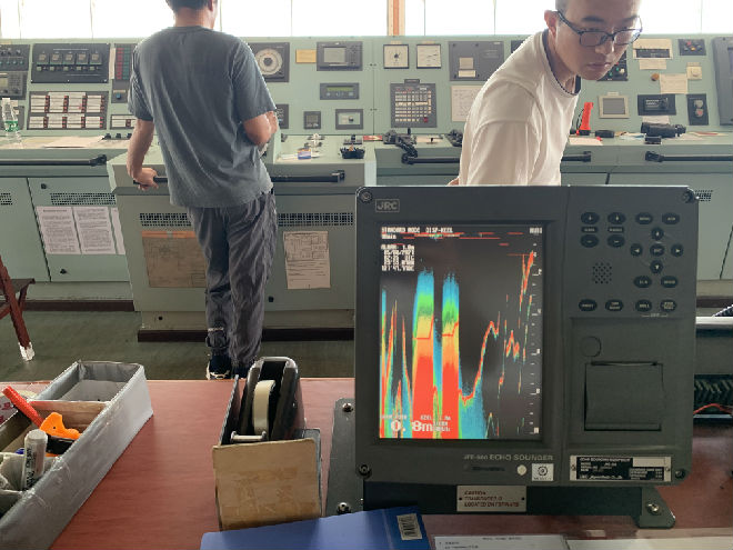 “吉成山”测深仪显示.jpg